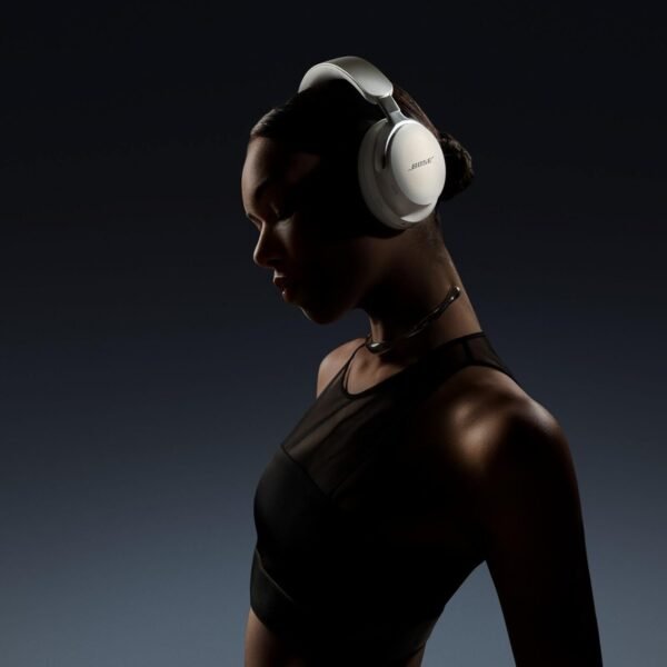 Fones de ouvido Bose QuietComfort Ultra Bluetooth, fones de ouvido sem fio com áudio espacial, cancelamento de ruído supra-auricular com microfone, até 24 horas de reprodução, Diamond - Edição de 60º aniversário - Imagem 4